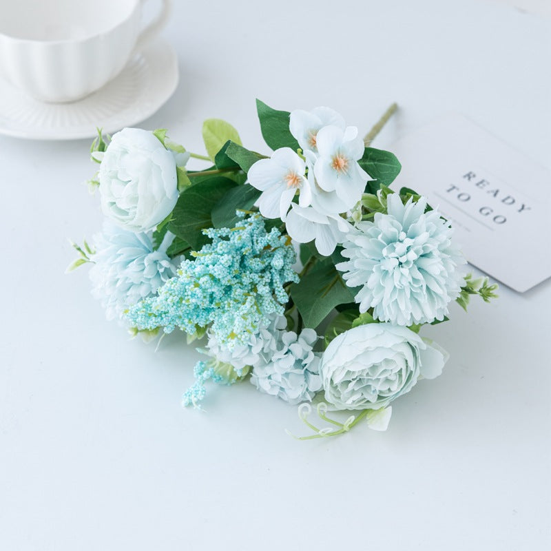 European Style Mini Flower Bouquet with 7 Roses Decor