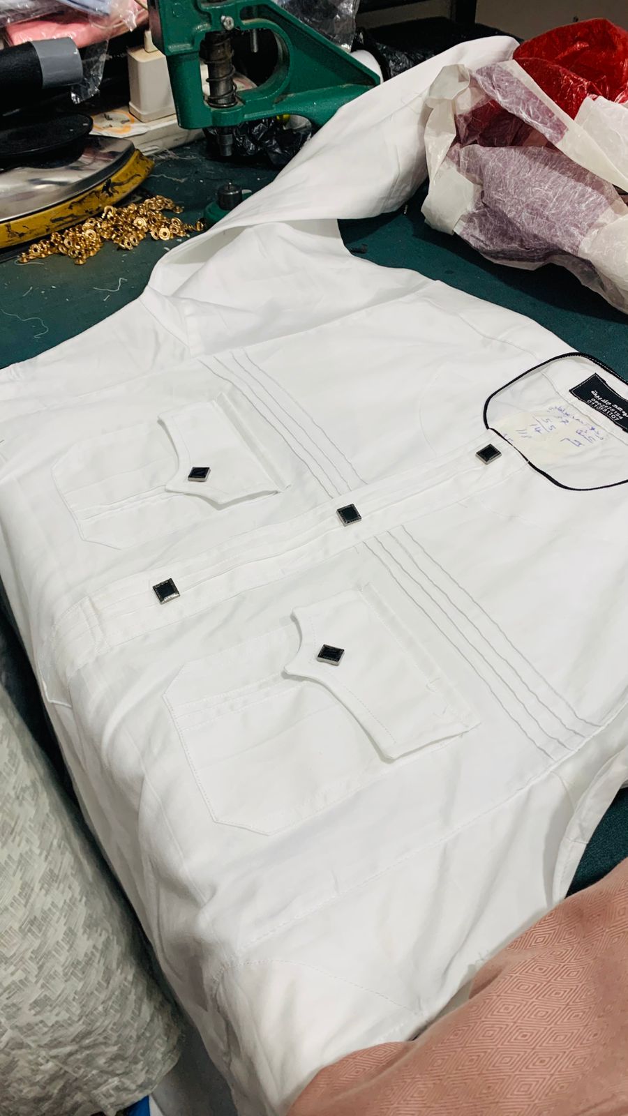 جلابية رجالية فاخرة – تفصيل حسب الطلب
Premium Jalabiya – Custom Tailored